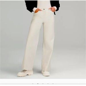 Lululemon Sz 25 City Sleek wide leg pants natural inseam 30” new with tags